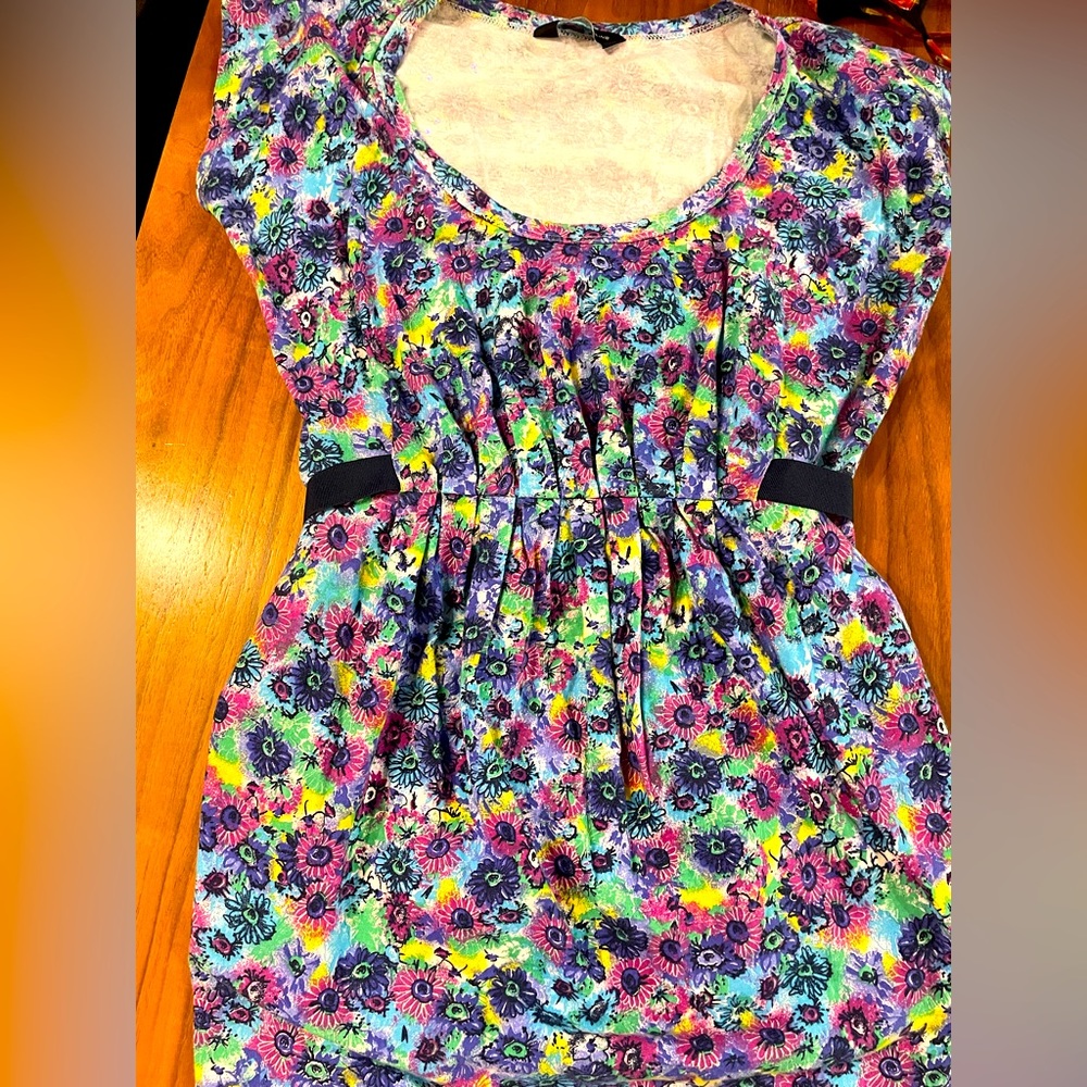 Dorothy Perkins super cute mini dress/ tunic with colorful unique pattern.